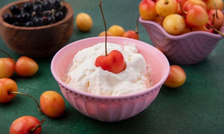 HOW MUCH DO YOU KNOW ABOUT WHIPPING CREAM ? HOW MUCH DO YOU KNOW ABOUT WHIPPING CREAM ?