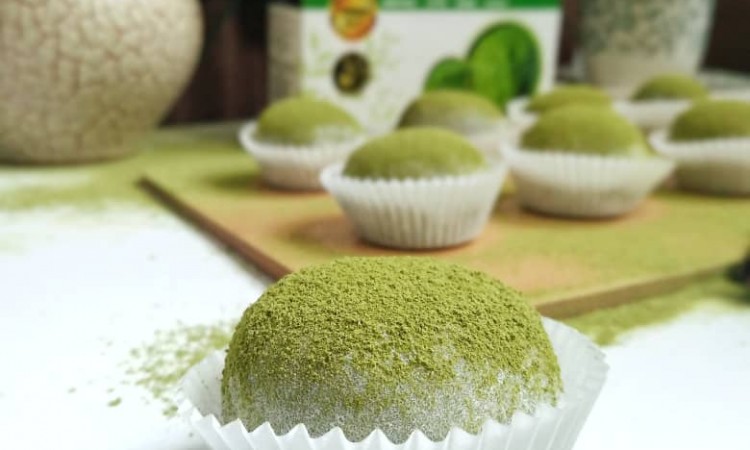 40. ROSIE’S ROSS MATCHA MOCHI WITH RED BEAN PASTE 40. ROSIE’S ROSS MATCHA MOCHI WITH RED BEAN PASTE
