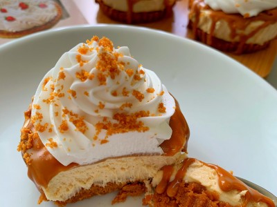 42. SNOW WHIP MINI LOTUS BISCOFF CHEESECAKE