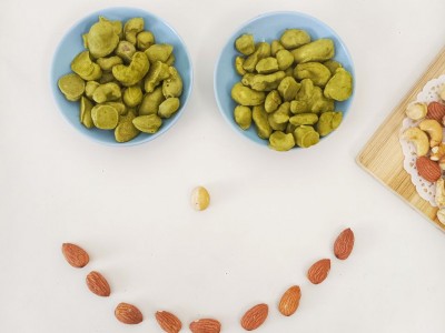 56. ROSIE'S ROSS MATCHA MIXED NUT CHOCOLATE