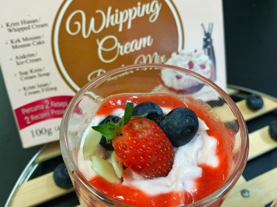 18. SNOW WHIP CREAMY STRAWBERRY MOUSSE