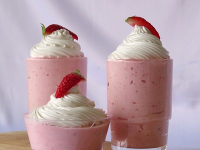 30. SNOW WHIP CREAMY STRAWBERRY MOUSSE WITH GELATIN
