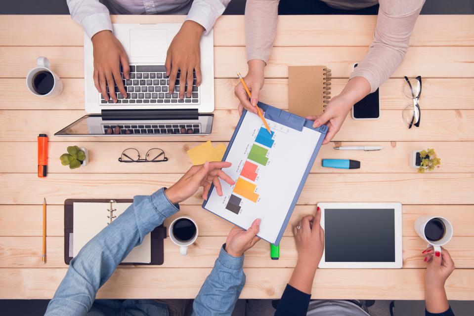 HOW TO WORK WELL WITH OTHERS IN FIVE WAYS