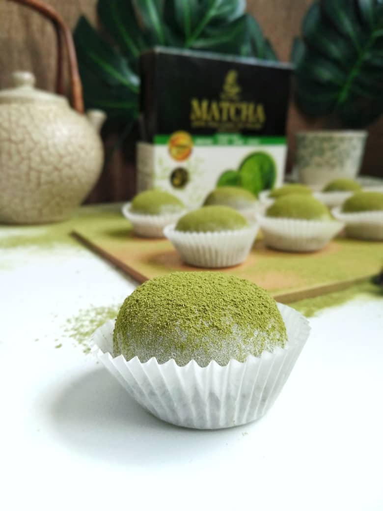40. ROSIE’S ROSS MATCHA MOCHI WITH RED BEAN PASTE
