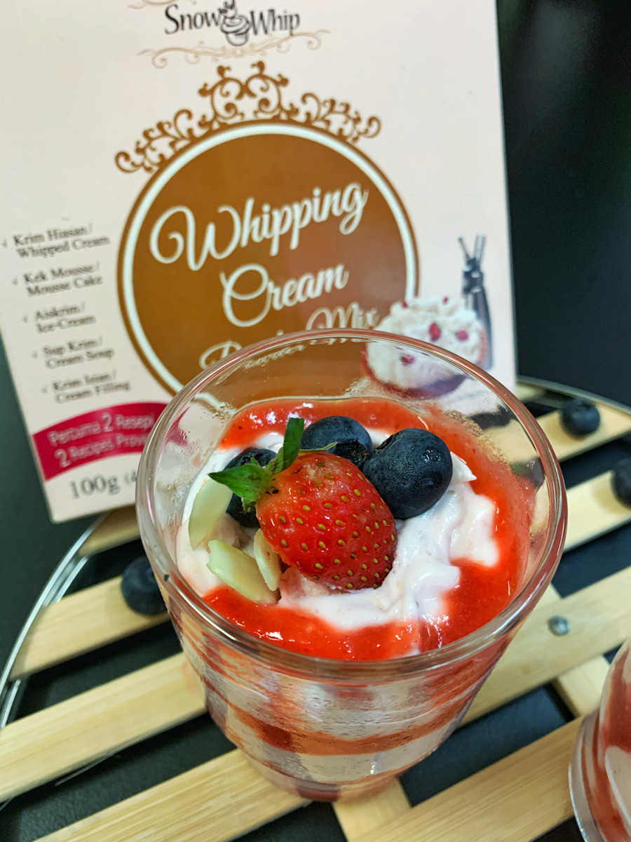 18. SNOW WHIP CREAMY STRAWBERRY MOUSSE