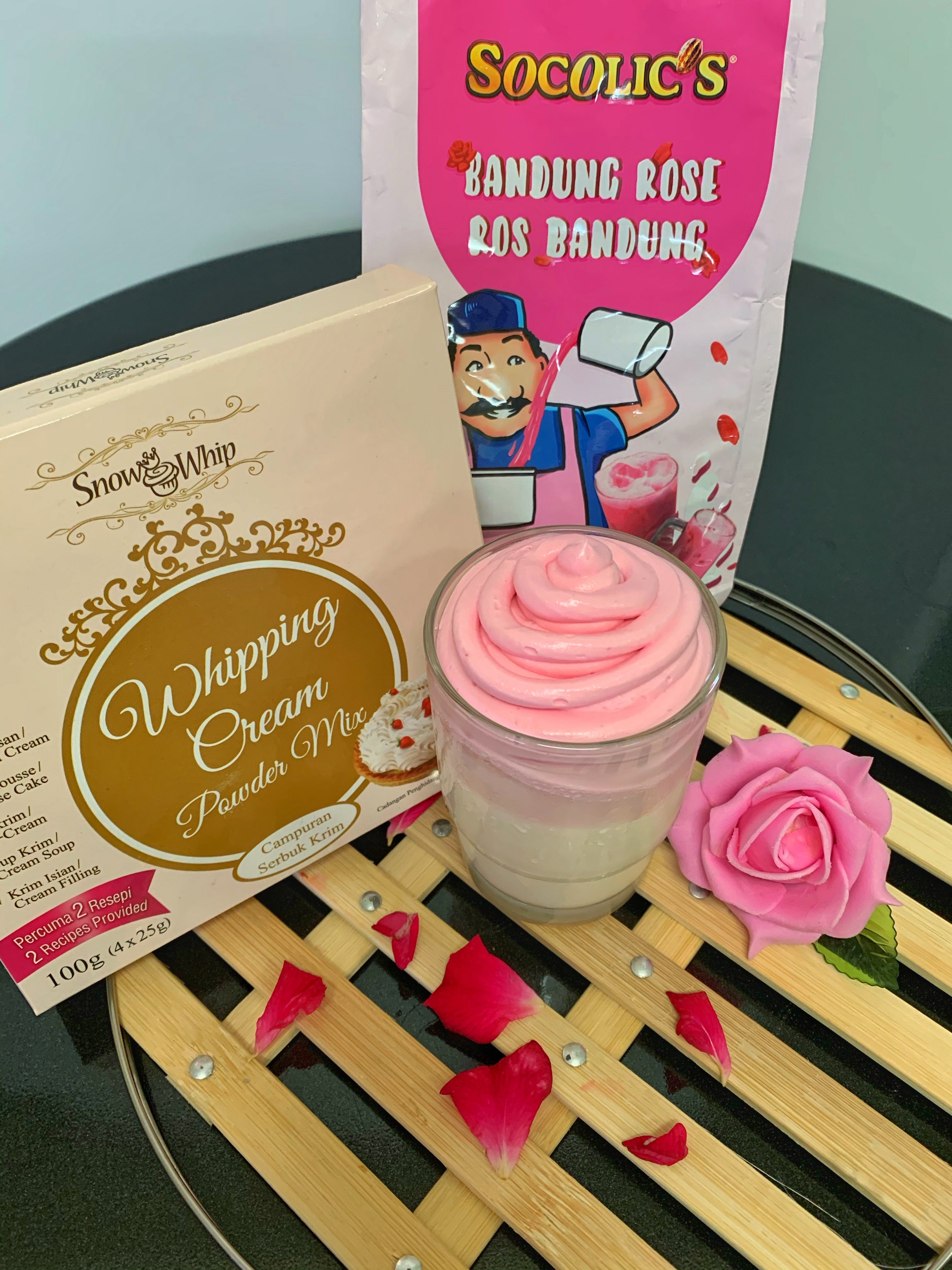 1. SNOW WHIP DALGONA BANDUNG ROSE