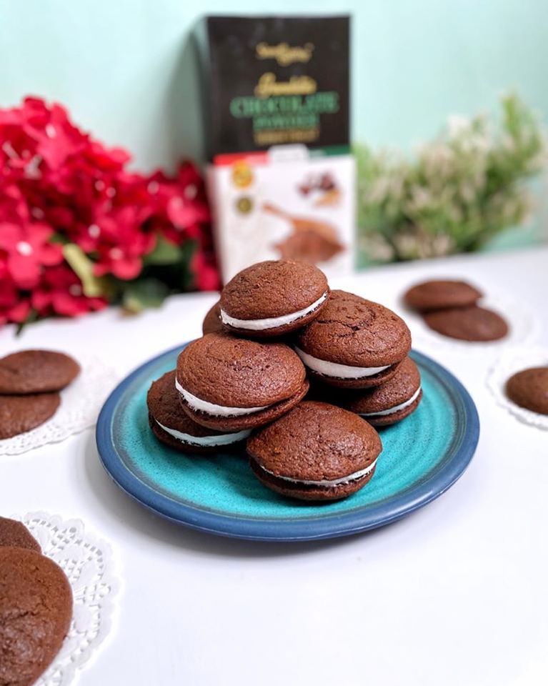 28. SNOW WHIP GRANULATOS WHOOPIE PIE